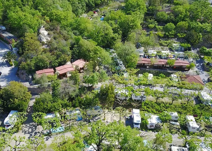 营地 Pian Dei Boschi 皮特拉利古